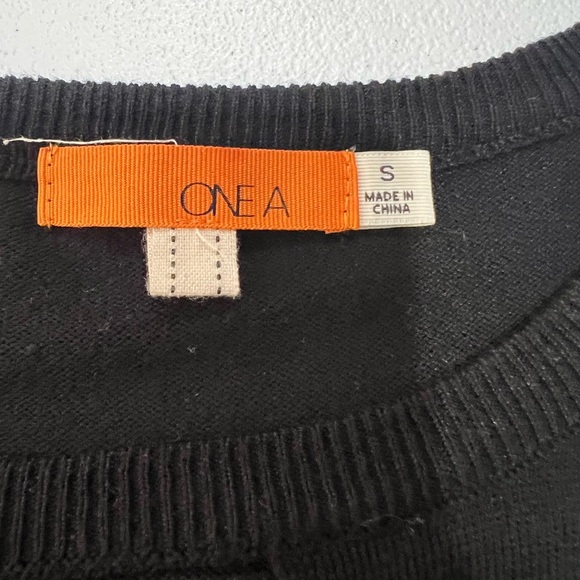 ONE A long sleeve rayon blend blouse S - Picture 8 of 9